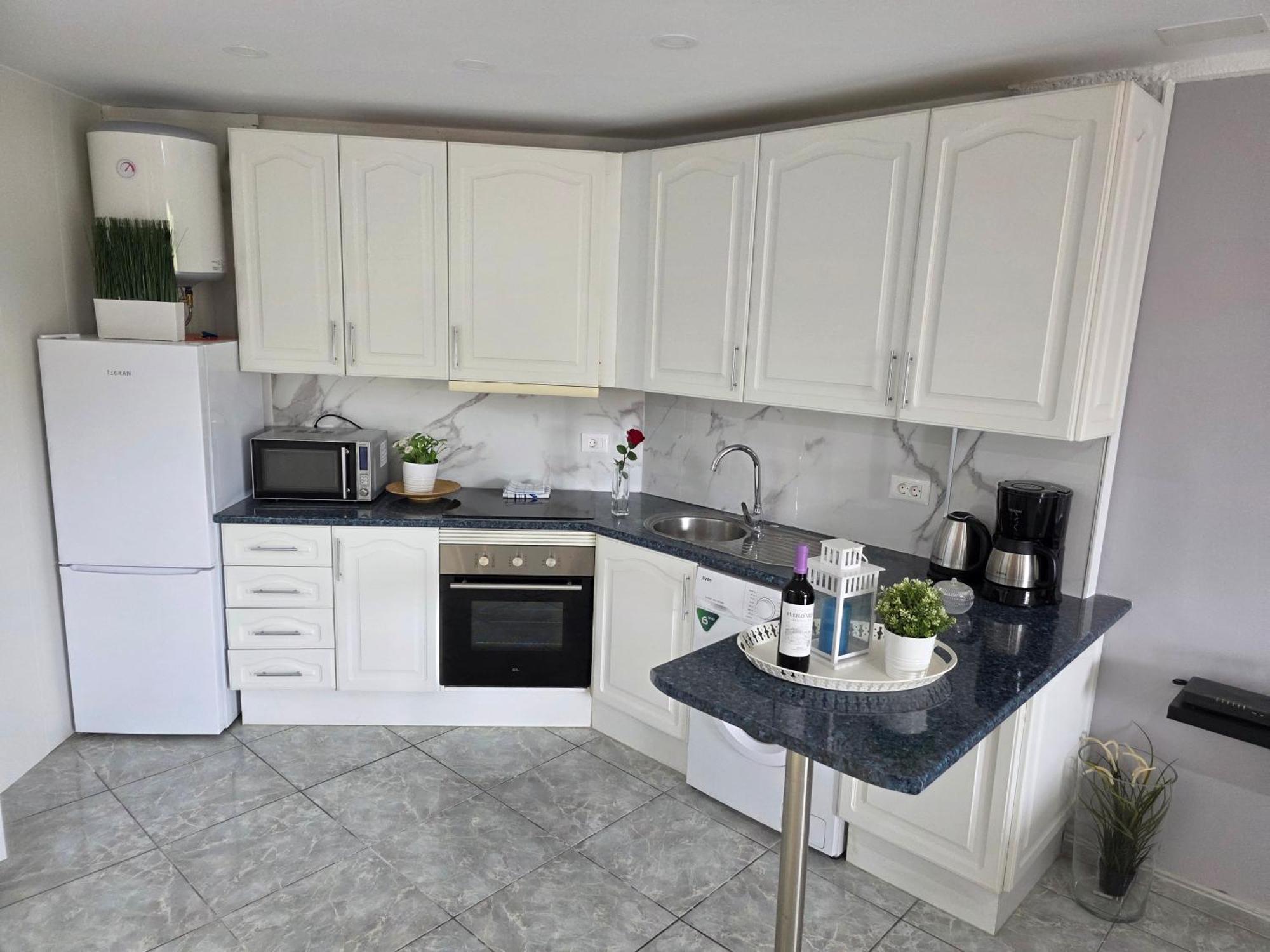 San Marino With Heated Pool, Only 450 Meters To The Beach, Aircondition, Wifi