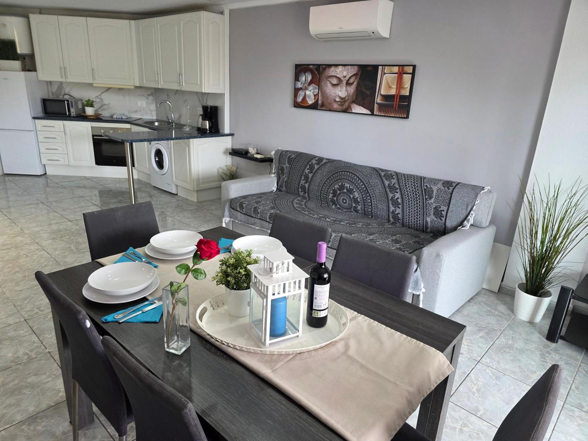 Apartment San Marino With Heated Pool, Only 450 Meters To The Beach, Aircondition, Wifi