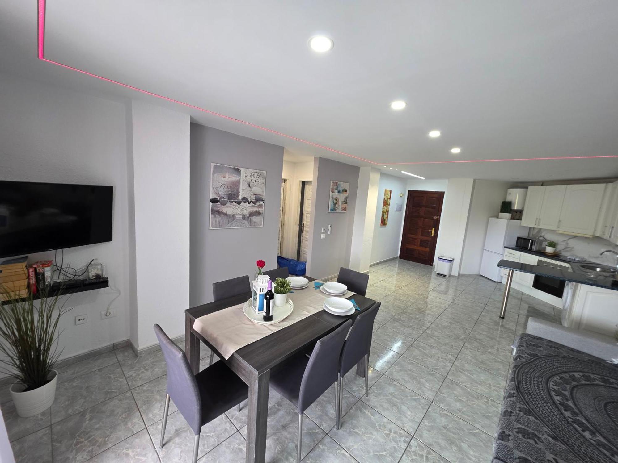 San Marino With Heated Pool, Only 450 Meters To The Beach, Aircondition, Wifi Apartment