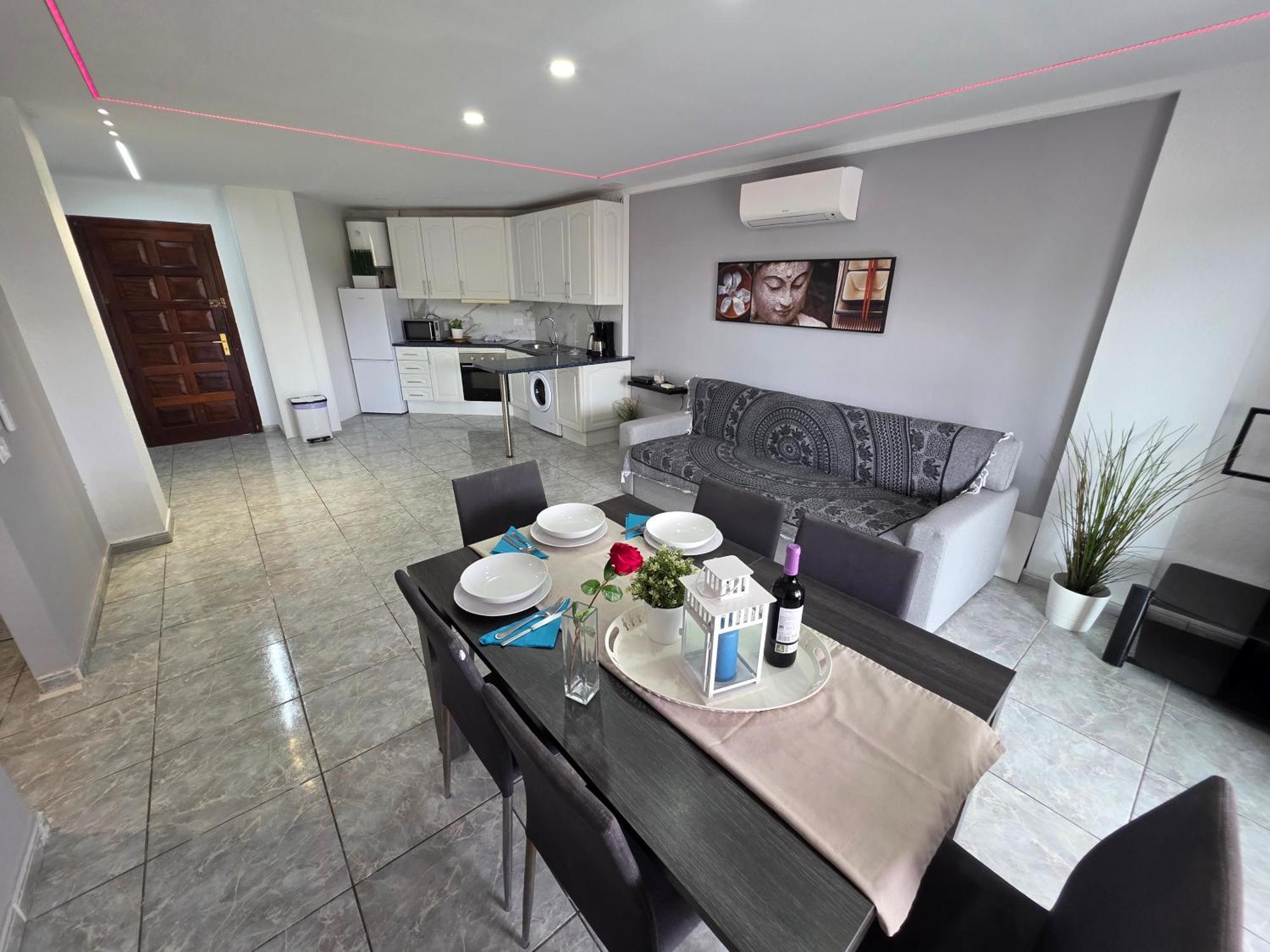San Marino With Heated Pool, Only 450 Meters To The Beach, Aircondition, Wifi *