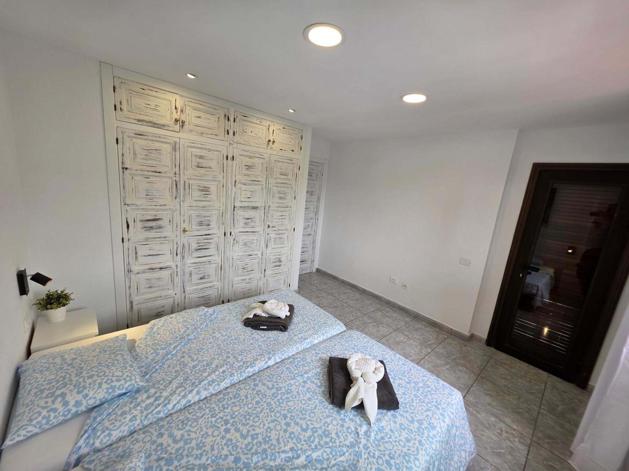 San Marino With Heated Pool, Only 450 Meters To The Beach, Aircondition, Wifi Apartment Arona (Tenerife)