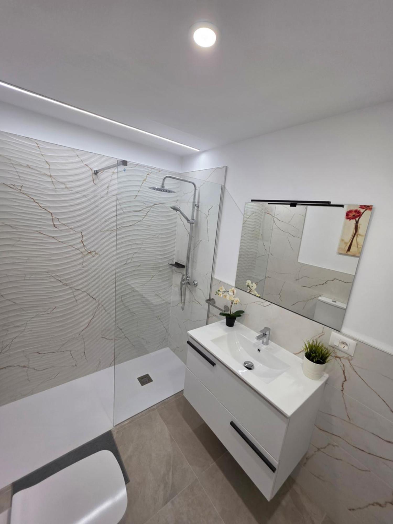 San Marino With Heated Pool, Only 450 Meters To The Beach, Aircondition, Wifi Apartment