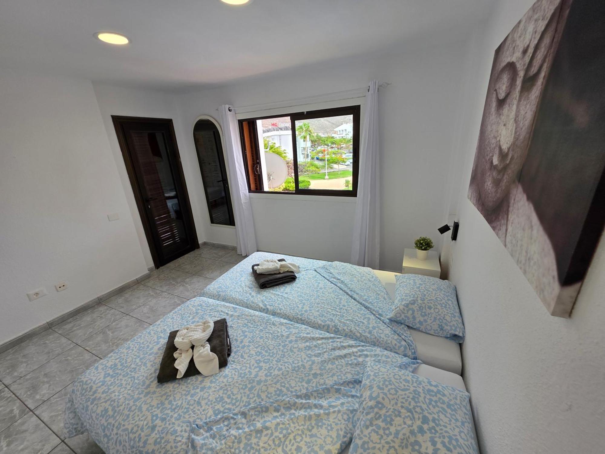 San Marino With Heated Pool, Only 450 Meters To The Beach, Aircondition, Wifi Apartment Arona (Tenerife)