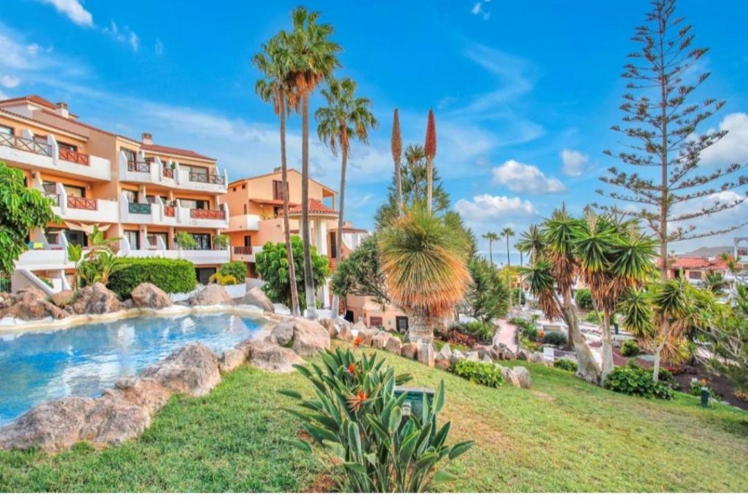 Apartamento With Pool And Gardens Near The Coast *