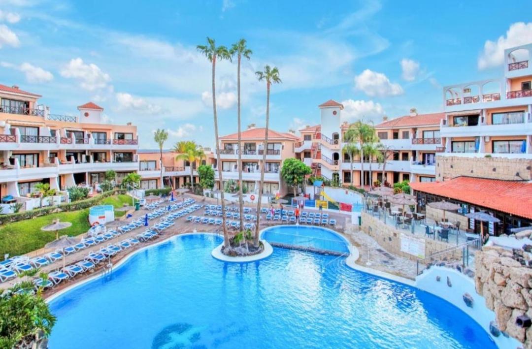 With Pool And Gardens Near The Coast Apartamento San Miguel de Abona