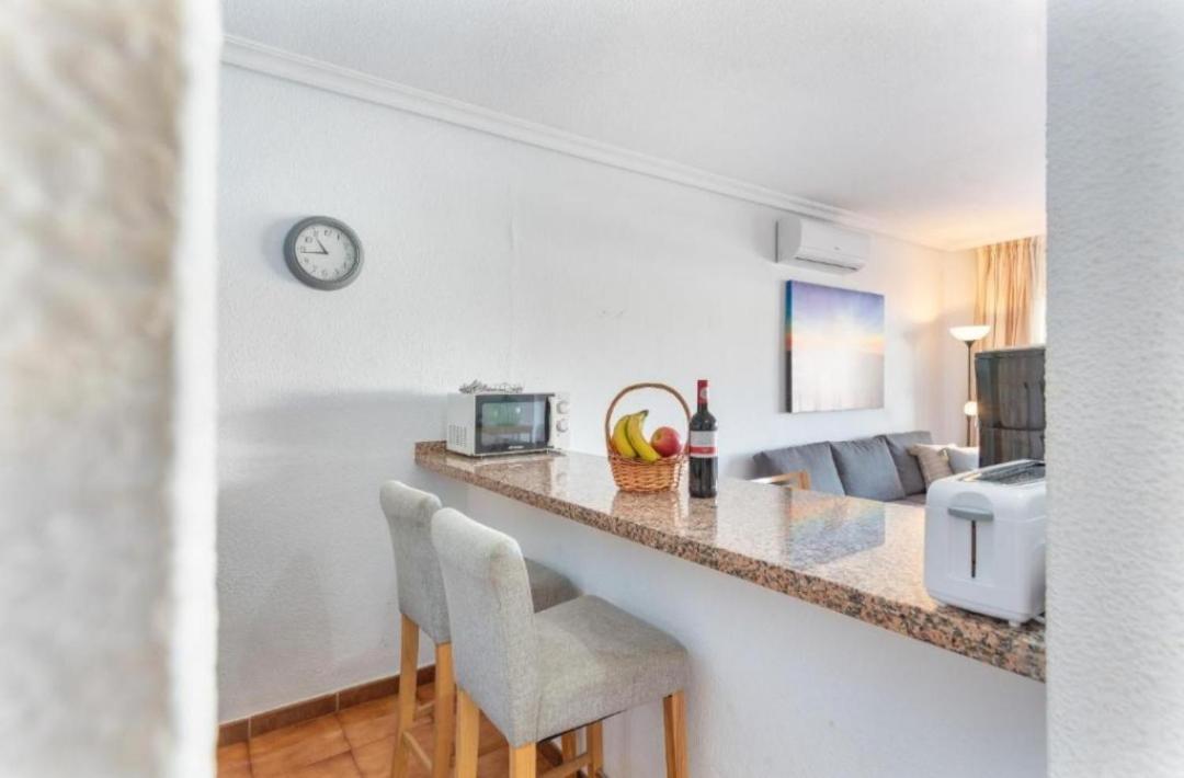 Apartamento With Pool And Gardens Near The Coast