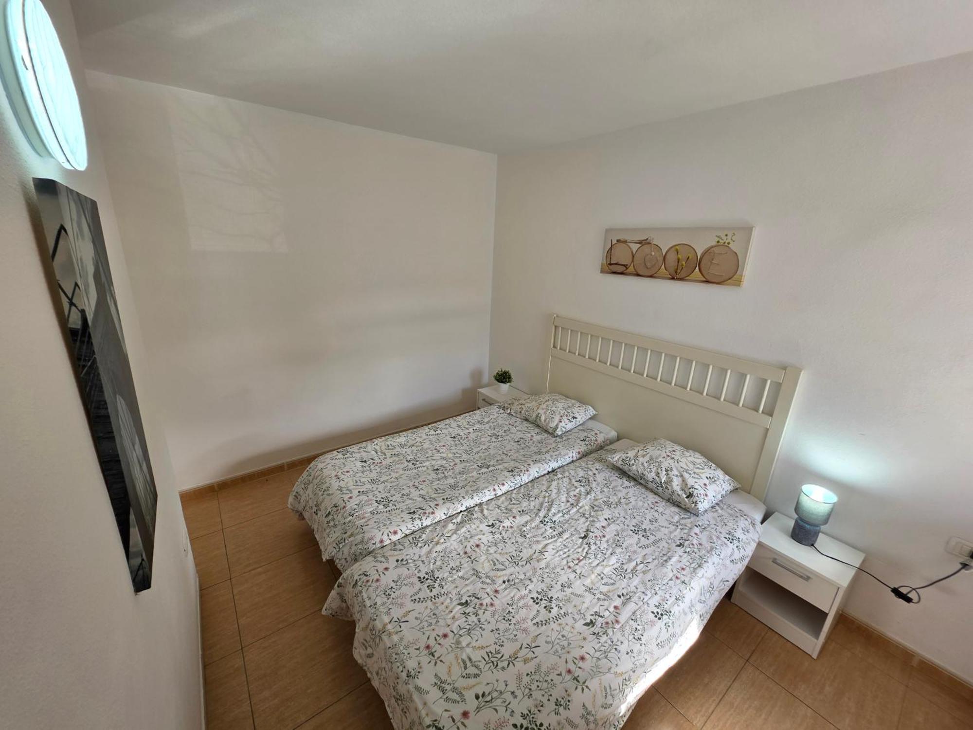 Apartment Jacaranda Close To The Beach, Sea-view, Pool, Wifi, Sat-tv
