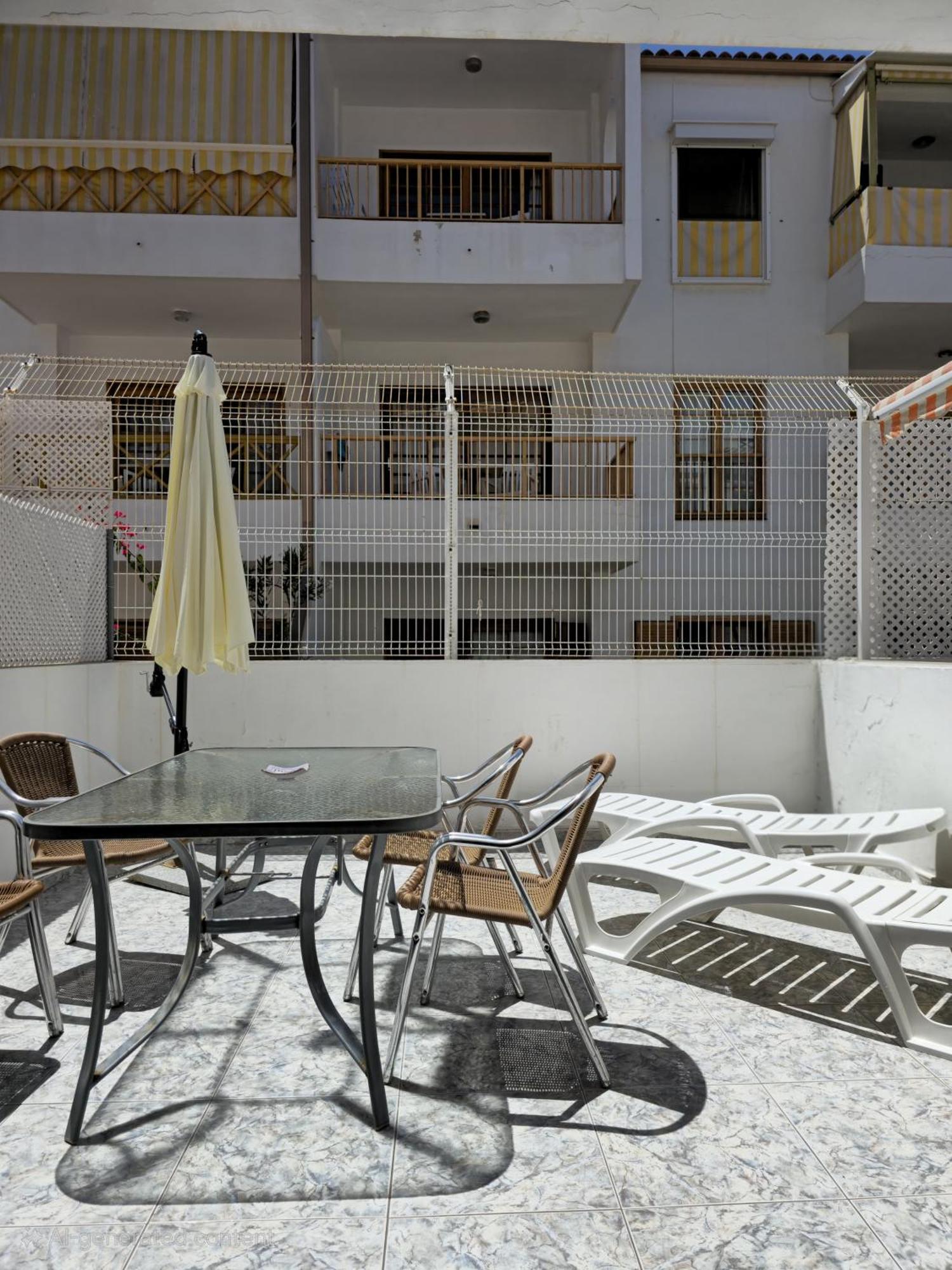 Victoria Court Modern 1 Bed Cristianos Tenerife Apartment