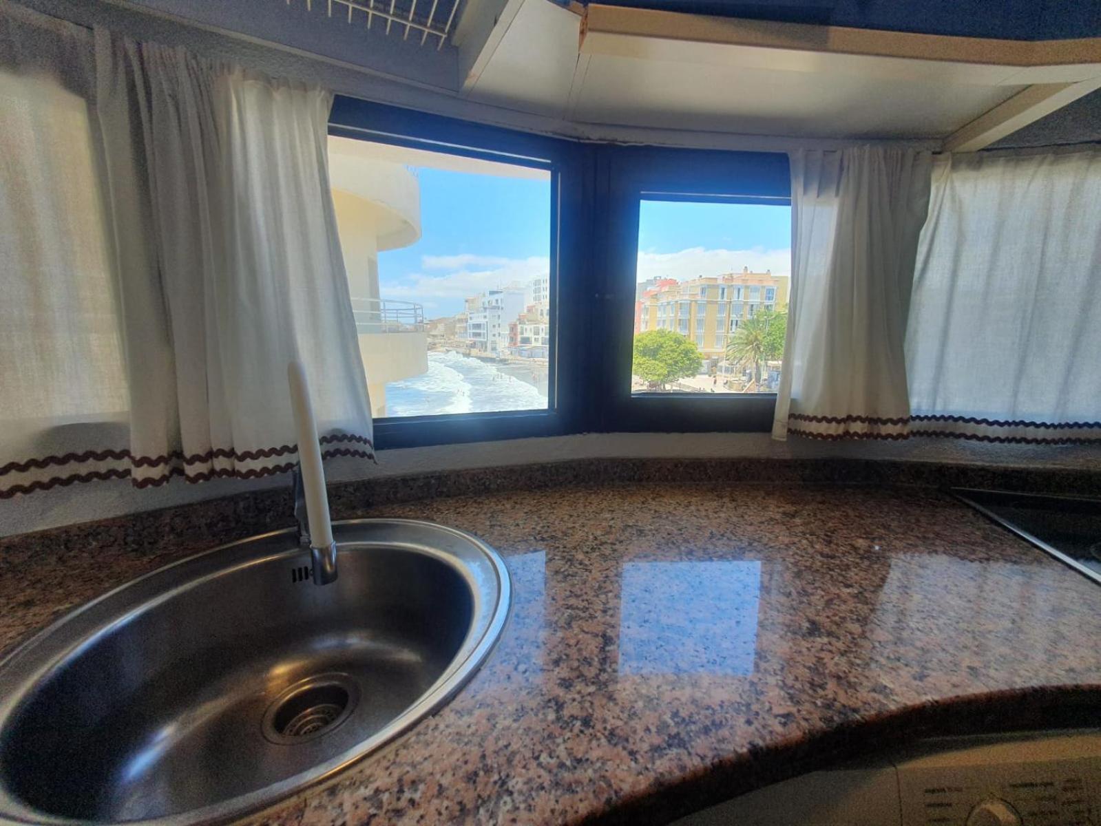 Views Of Beach, Two Apartamento