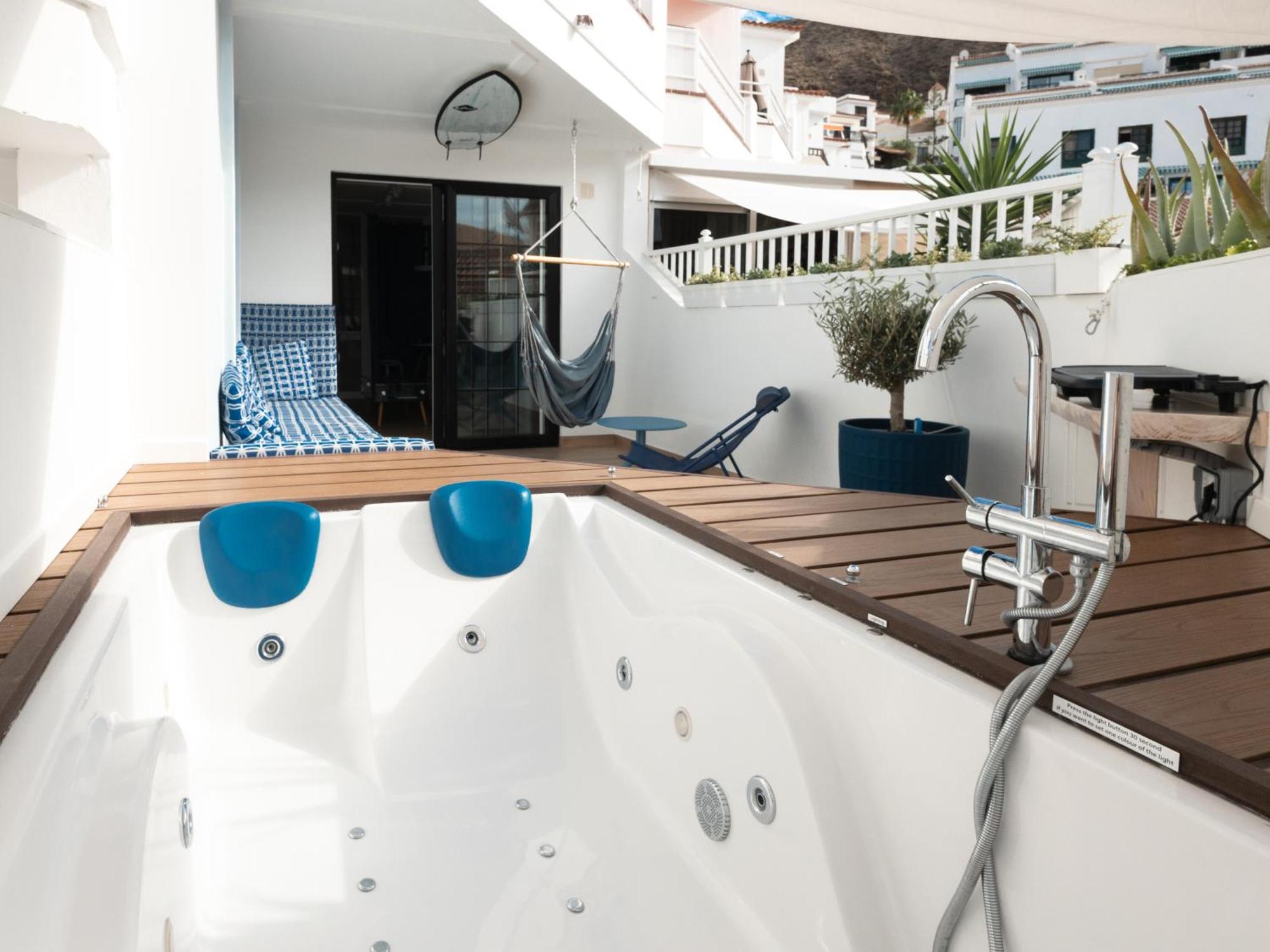Wow Apartment With Private Jacuzzi - 2 Terraces, Modern, Design - Los Christianos Appartement *