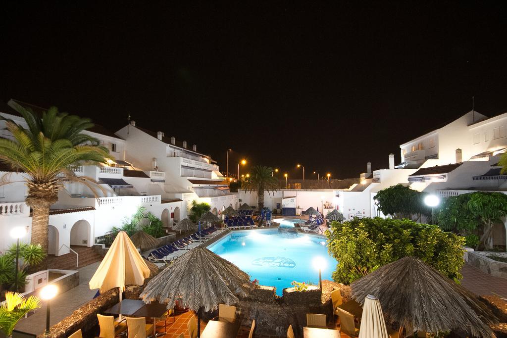 Ona Claveles 3*