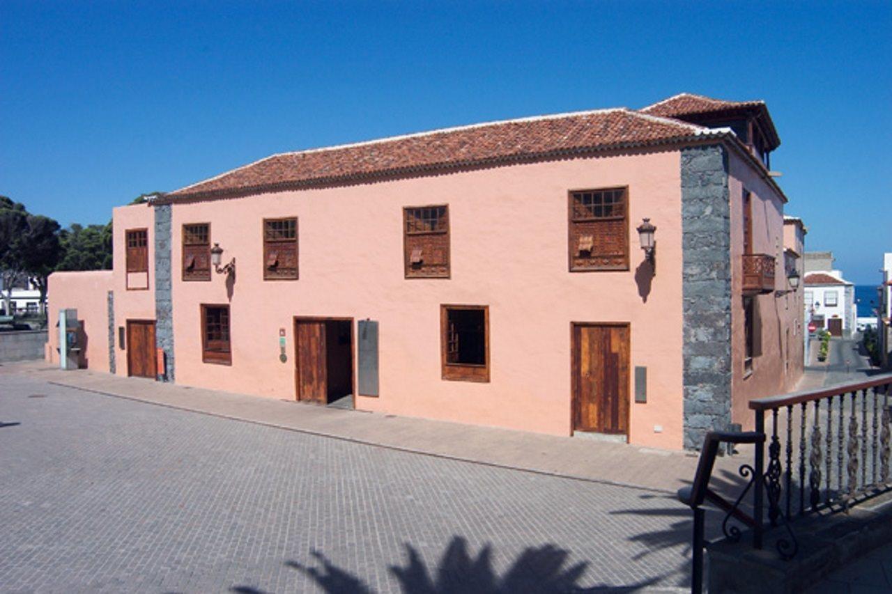 Livvo La Quinta Roja Hotel