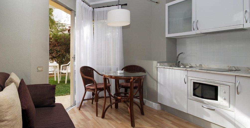 Hg Tenerife Sur Los Cristianos (Tenerife)