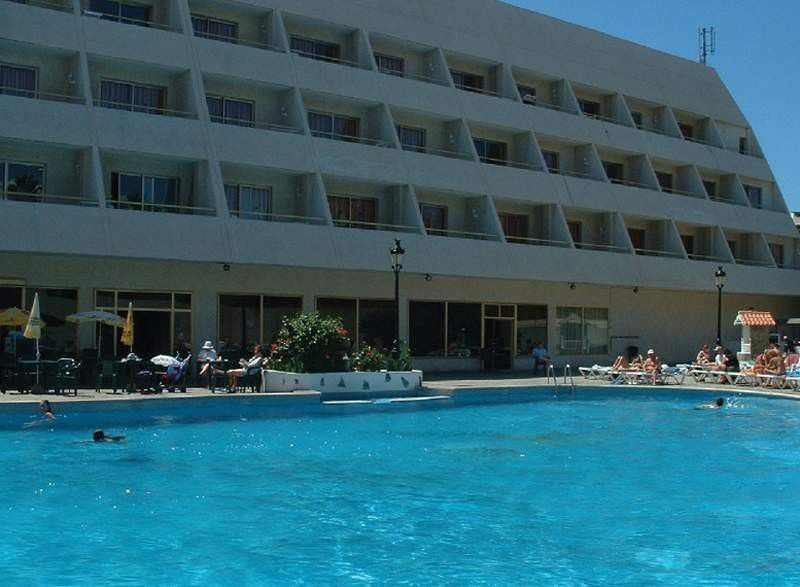 Las Piramides Hotel