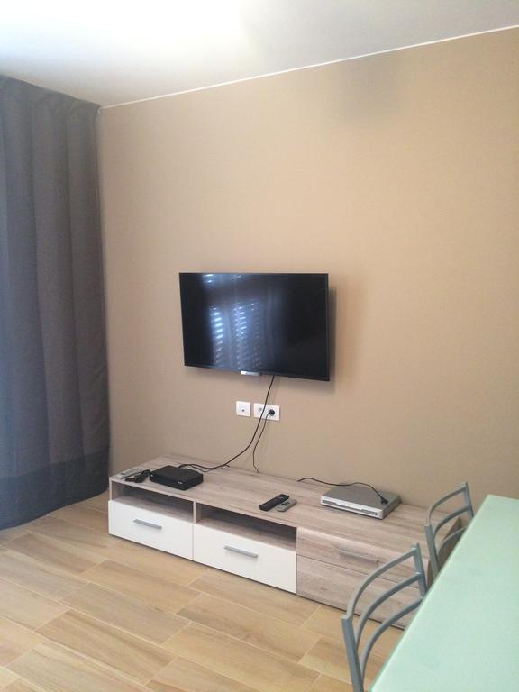 Virginia Apartment *