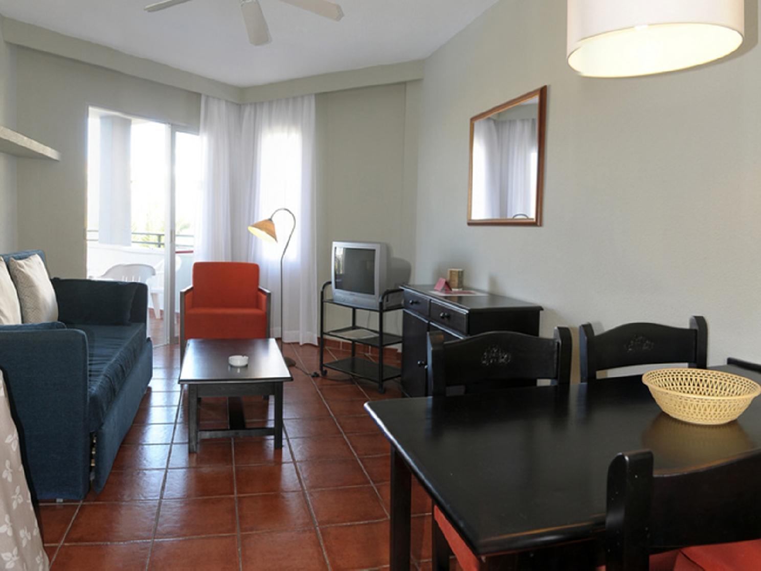 Hg Tenerife Sur Los Cristianos (Tenerife)