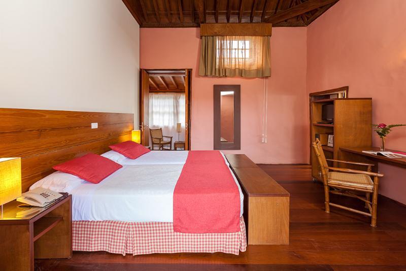 Hotel Livvo La Quinta Roja 4*