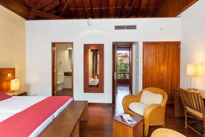 Livvo La Quinta Roja