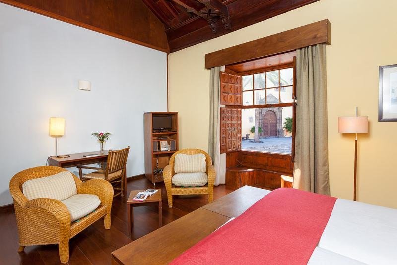 Livvo La Quinta Roja Hotel 4*