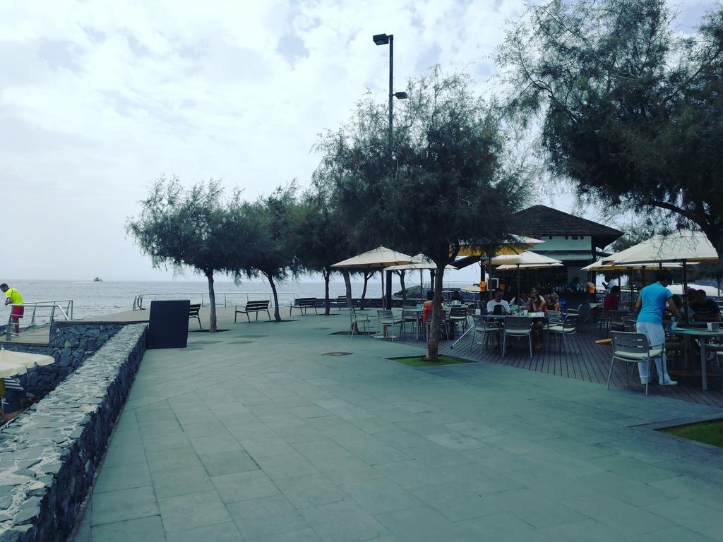 La Avenida Playa La Arena Puerto de Santiago (Tenerife)