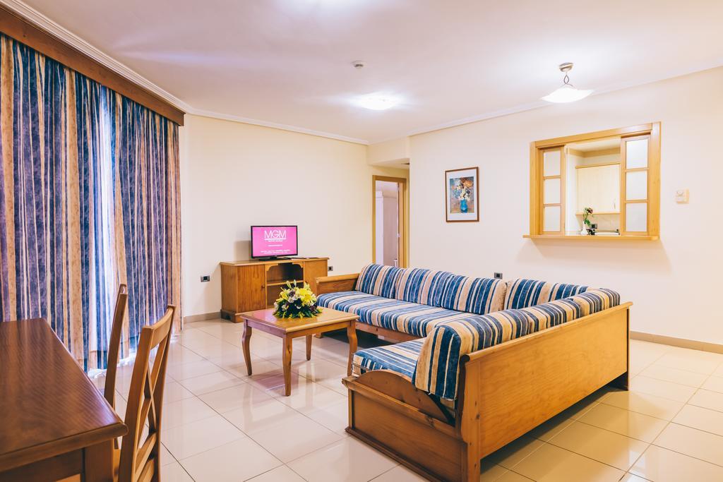 Hotel Grand Muthu Golf Plaza &