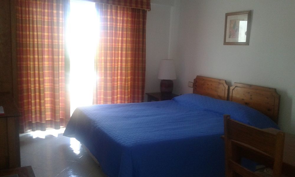Hotel Adelfas 2