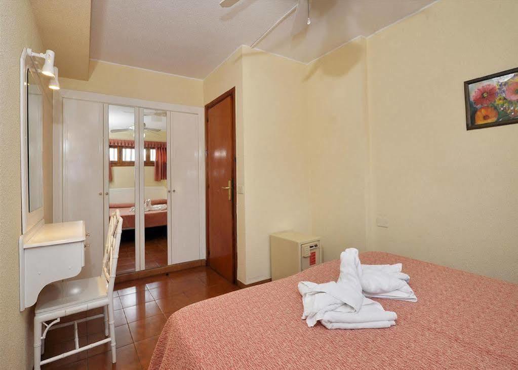 Club Olympus In Garden Apartment *