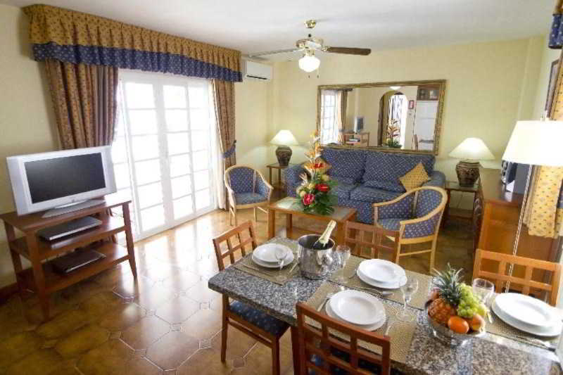 Sunset Harbour Club Aparthotel