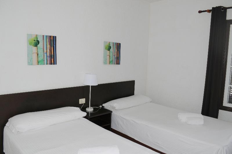 Flores Hotel