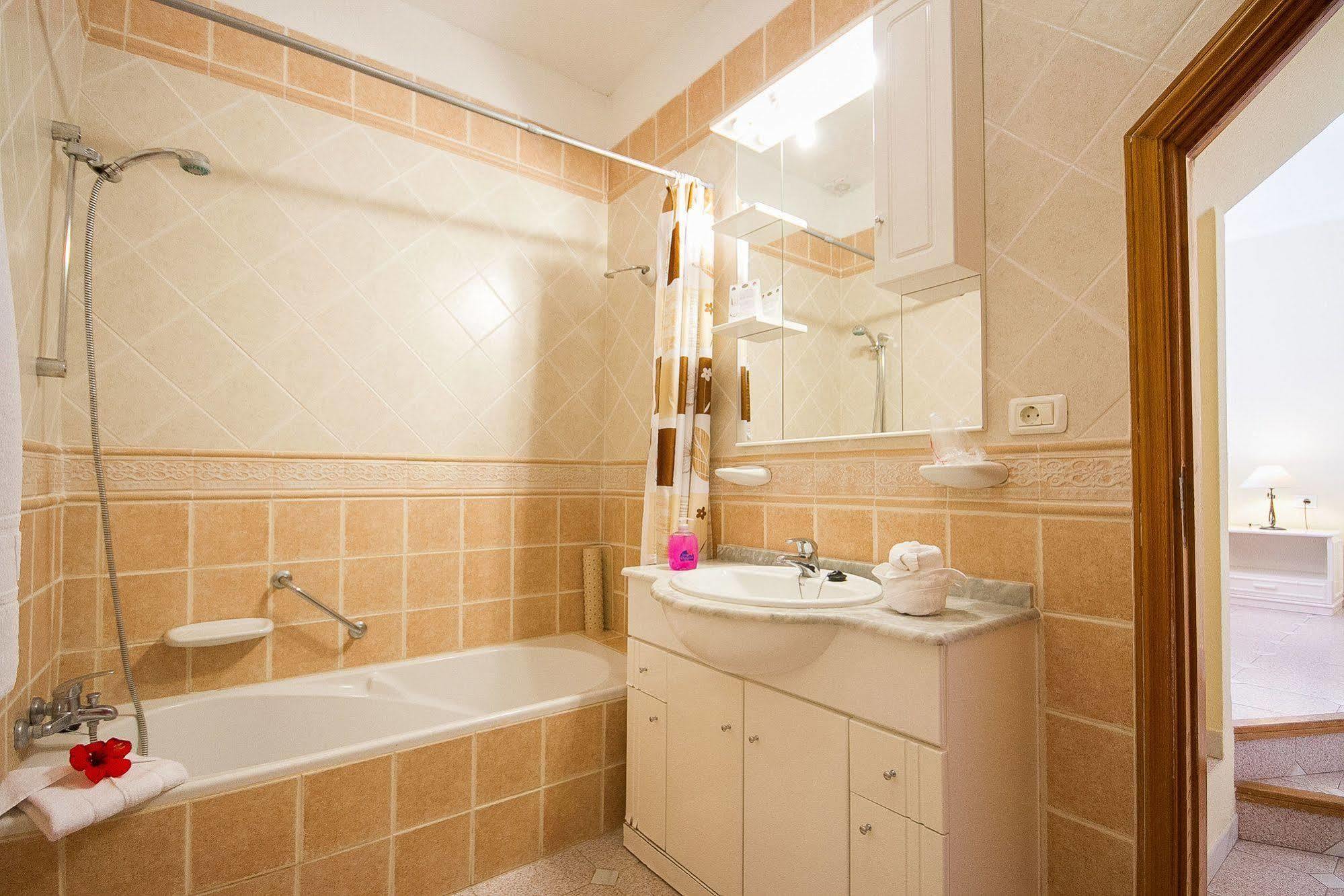 Ona Claveles Appart hôtel 3*