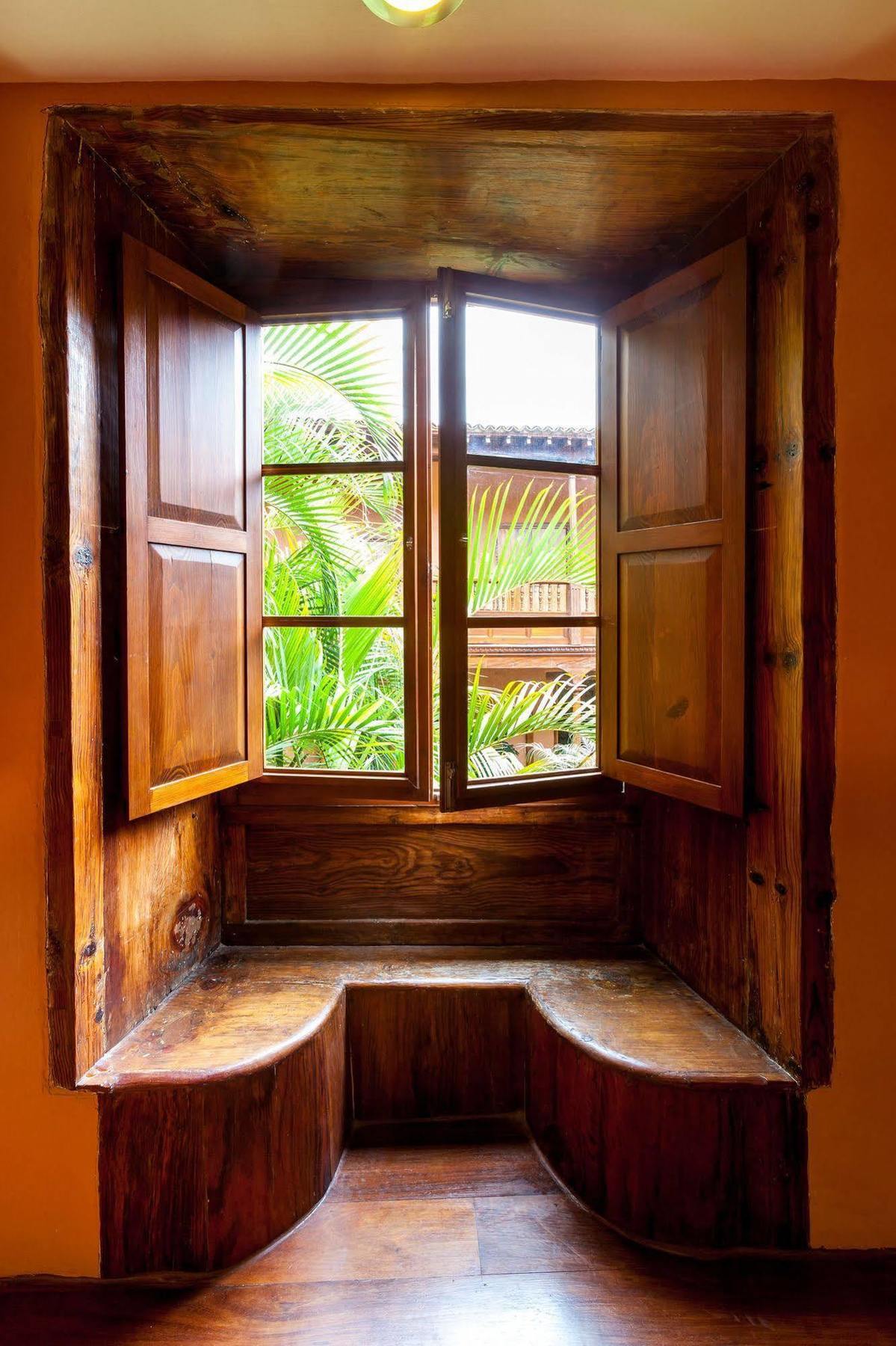 Livvo La Quinta Roja