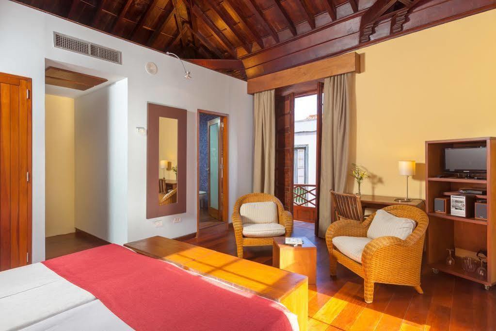 Livvo La Quinta Roja Hotel