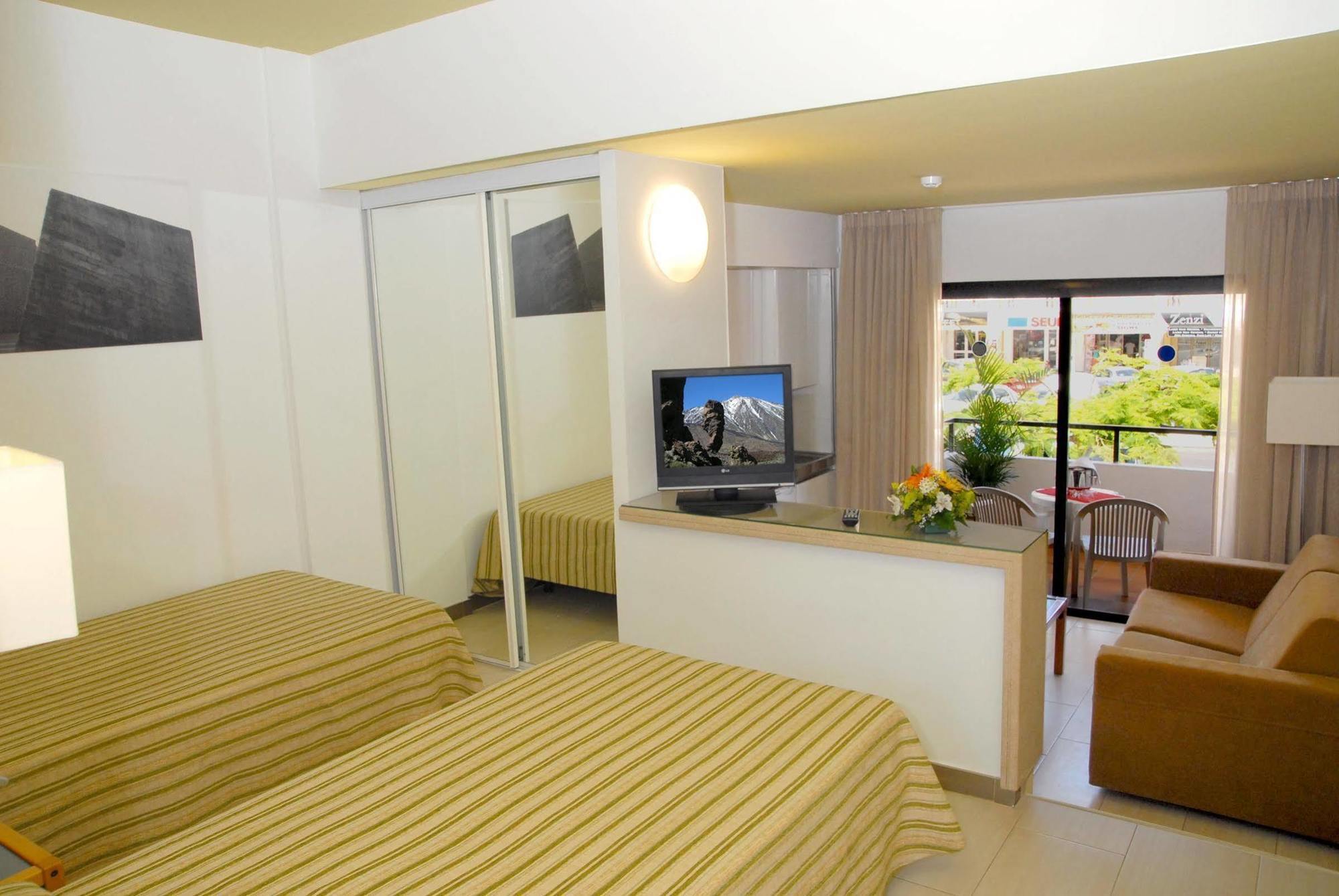 Aparthotel Udalla Park - & Playa de las Americas (Tenerife)