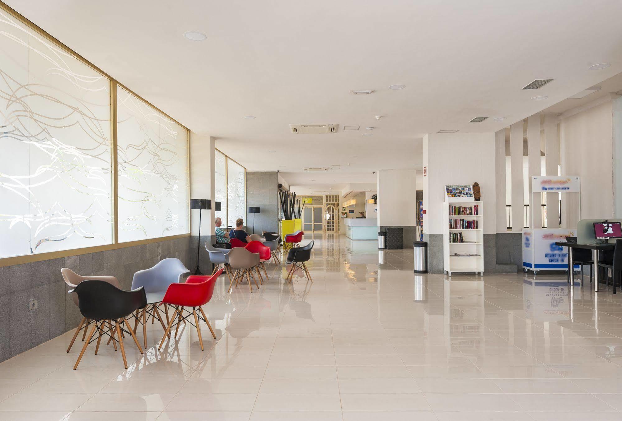 Kn Columbus Aparthotel 3*