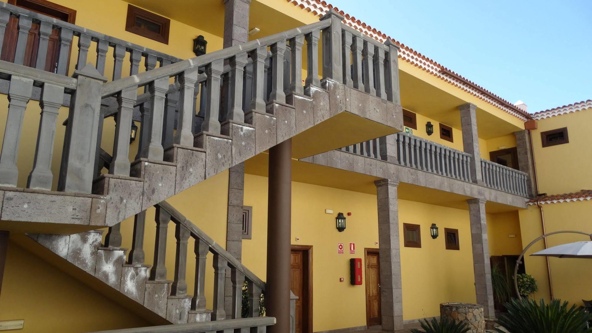 Hotel El Tejar 2*