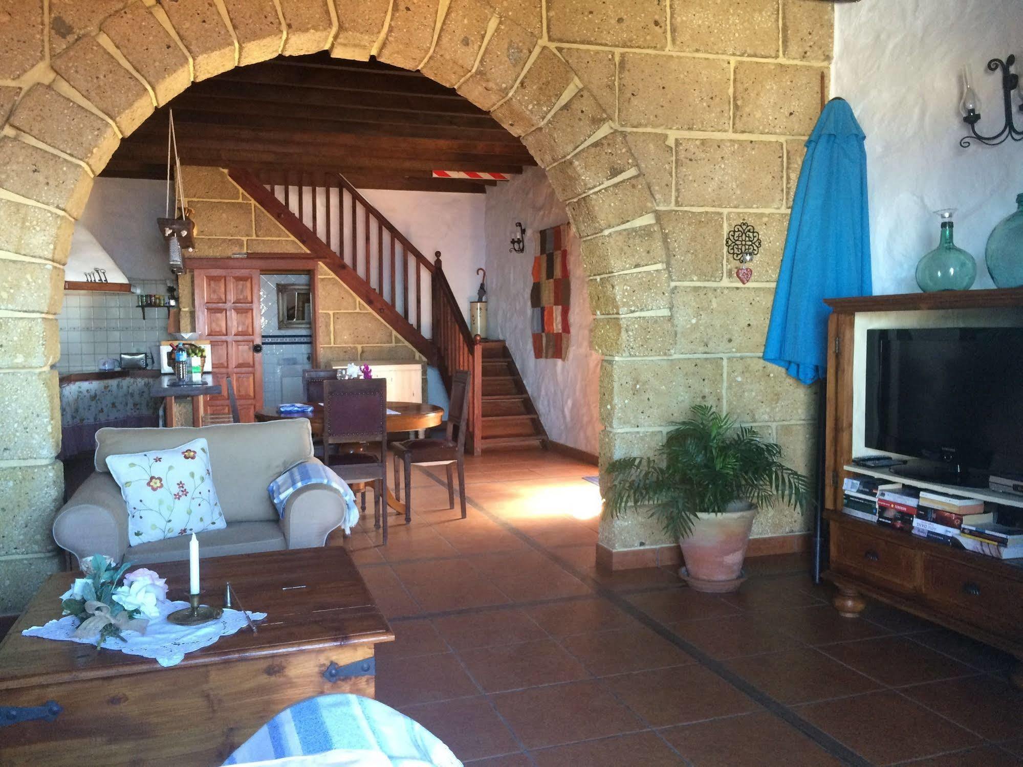 Country house Tajona & Granero
