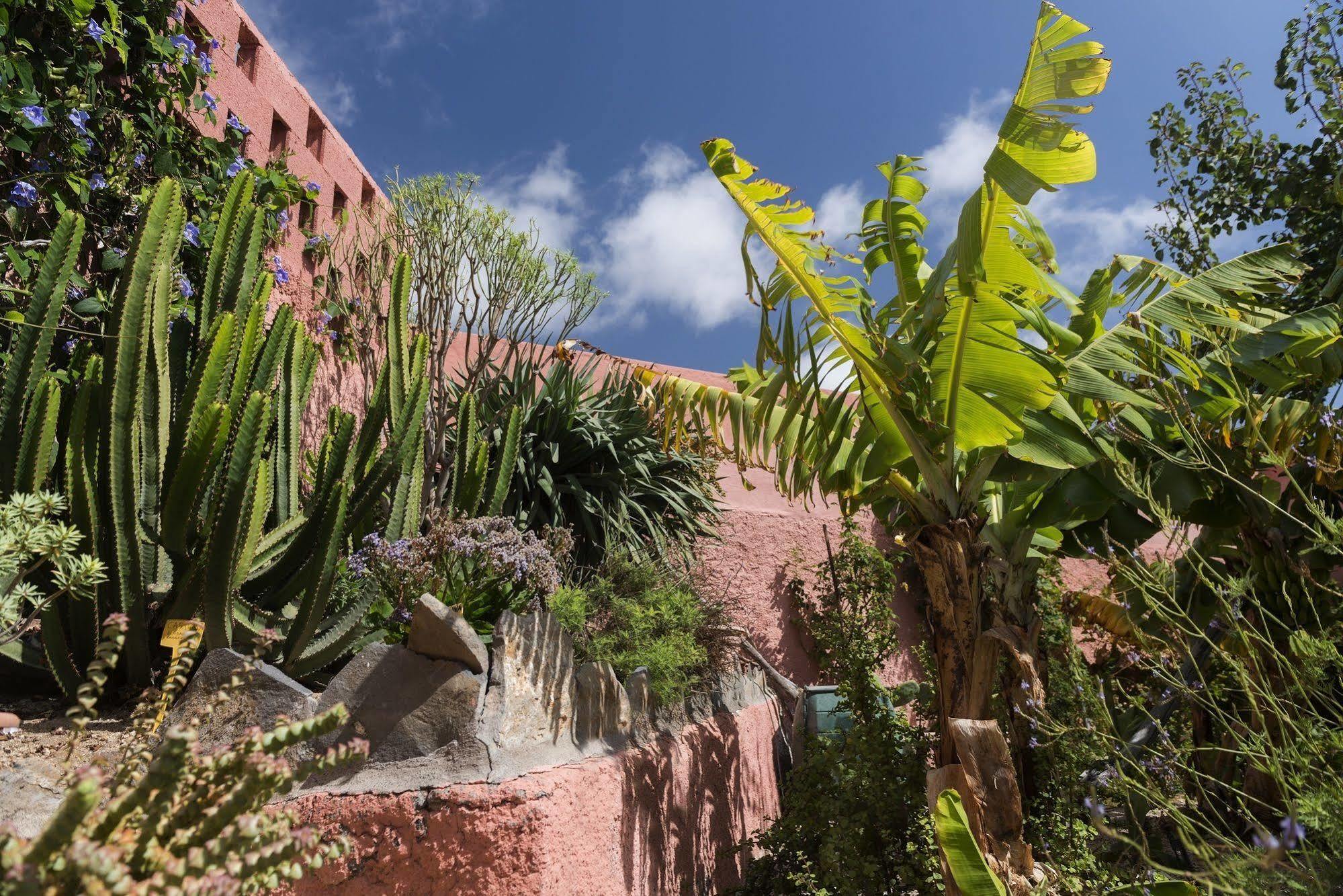 Caliborna Villa *