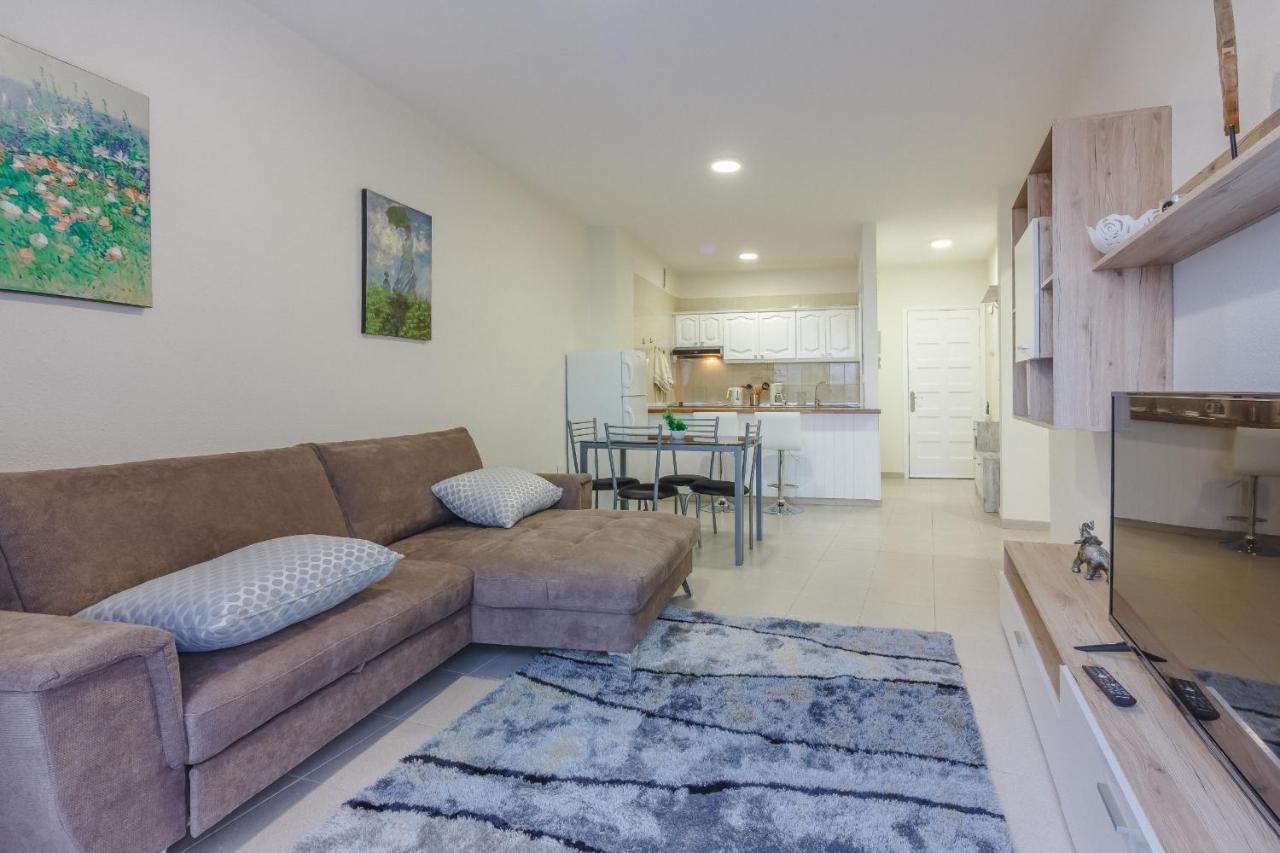 Apartment Seguro Spacious With Roomy Terrace