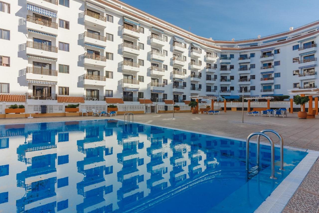 Seguro Spacious With Roomy Terrace Apartment *