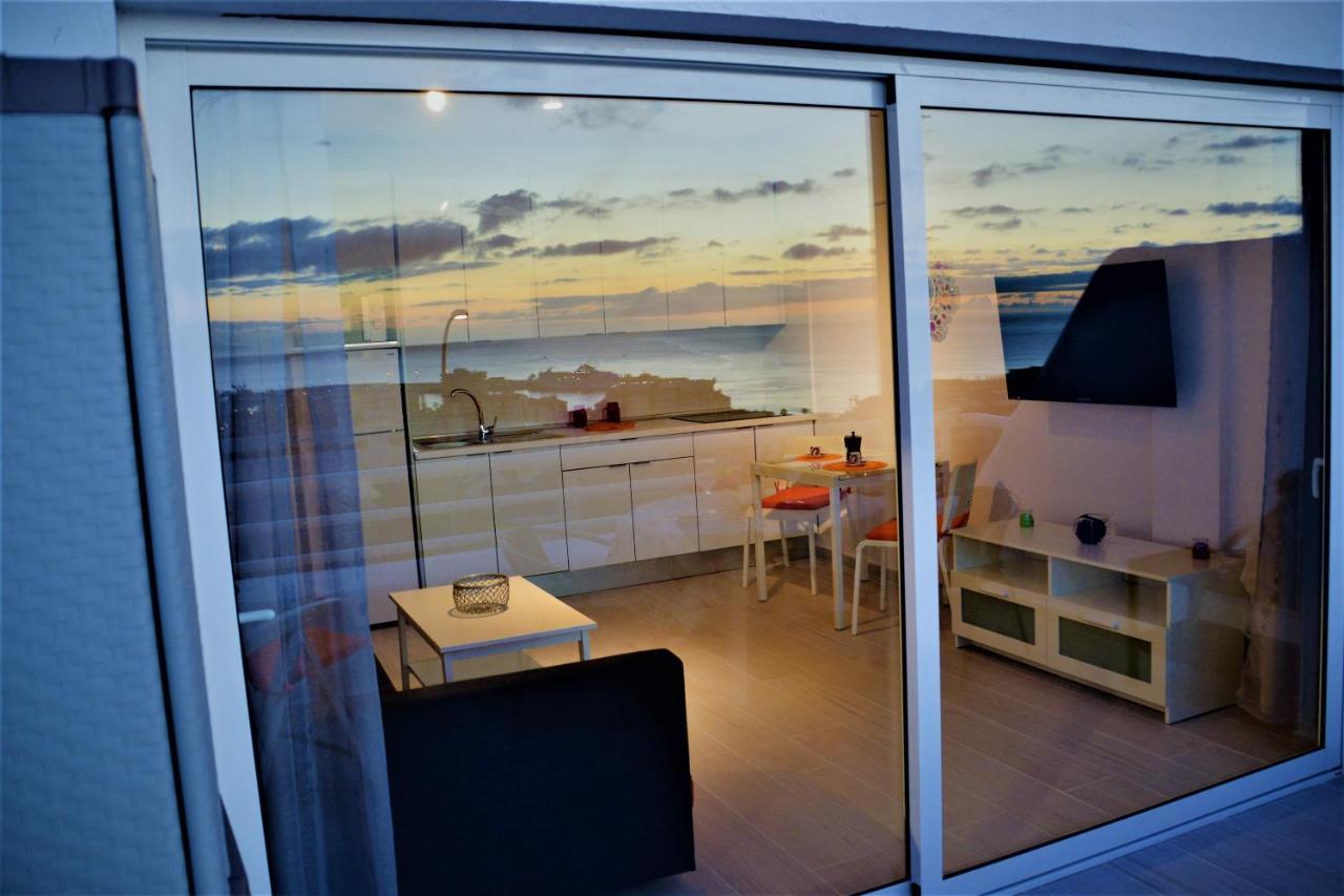 Oceanview Cristianos Apartment *