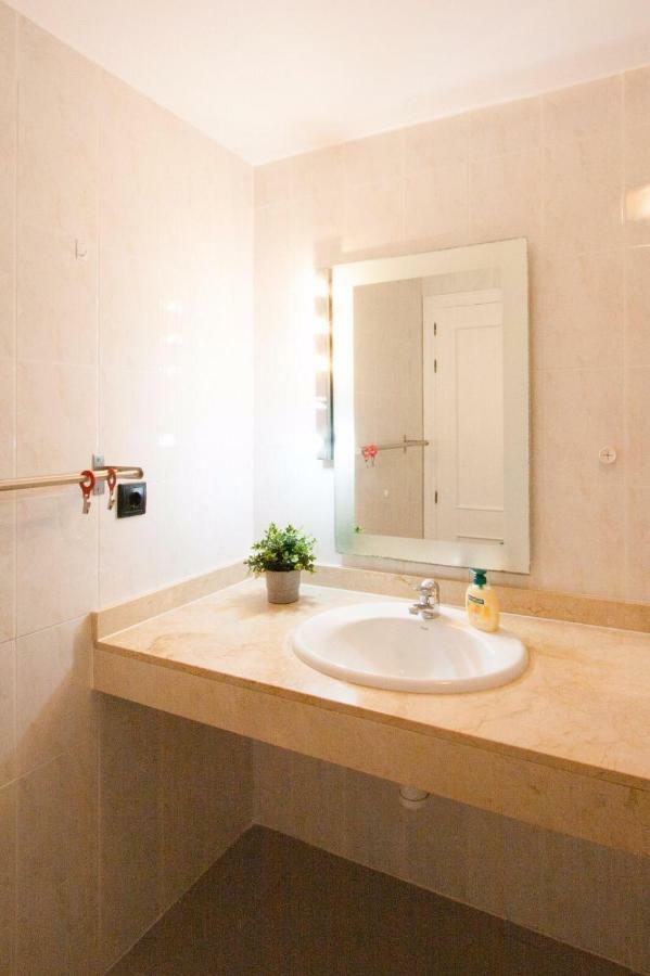 Appartement Your Desk On The Beach, Vista Bella Seaview