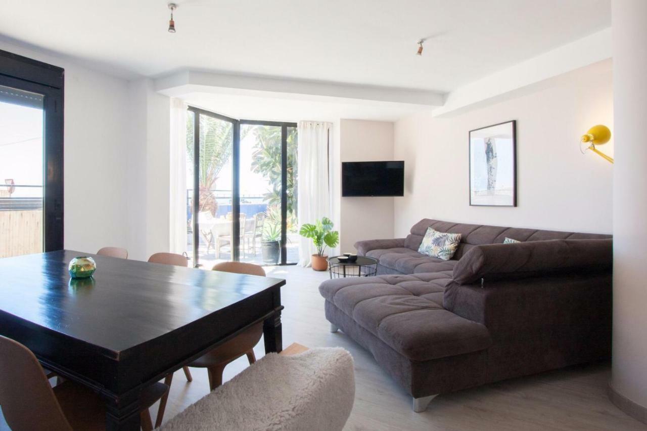 Your Desk On The Beach, Vista Bella Seaview Appartement