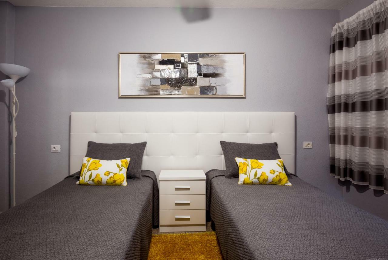 Flor Azul, Americas Apartment