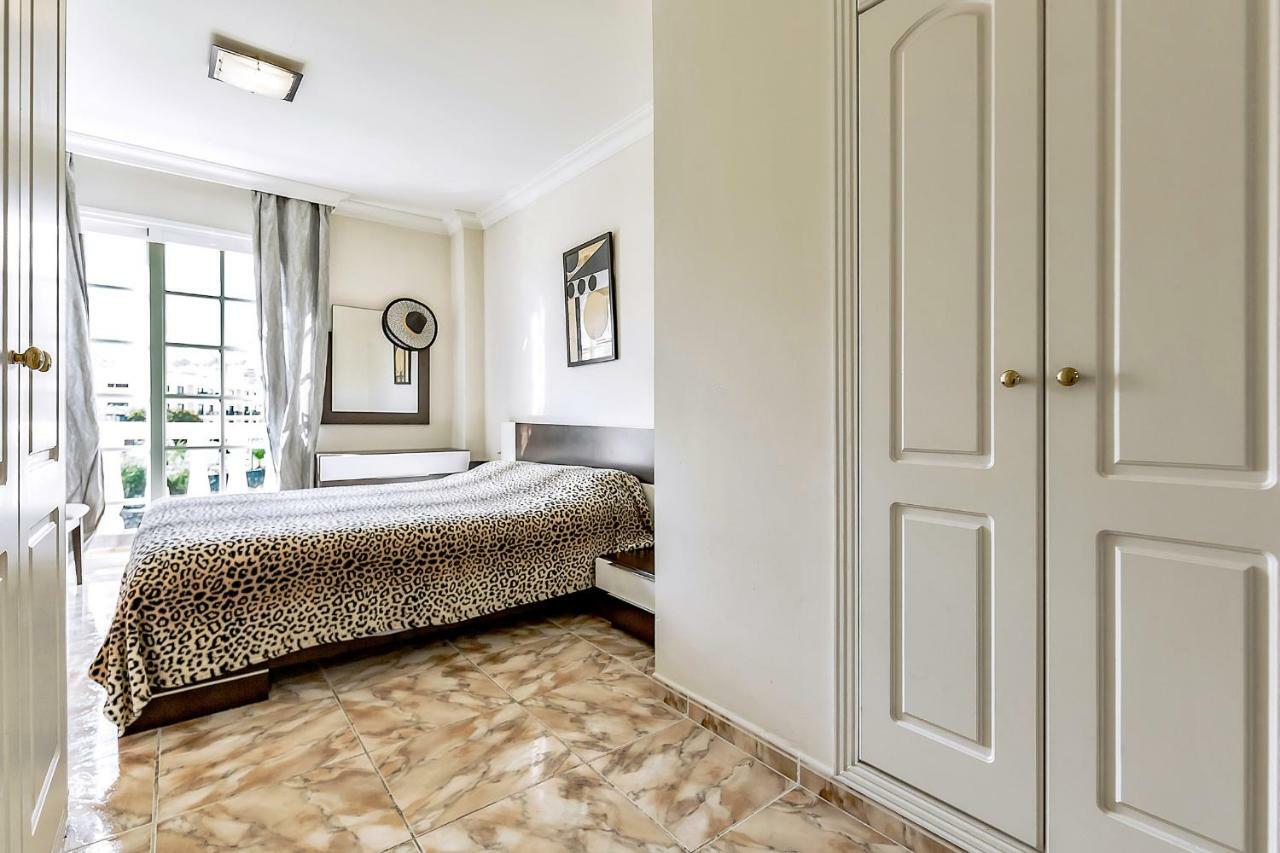 Edificio Nena 3 Bedrooms *