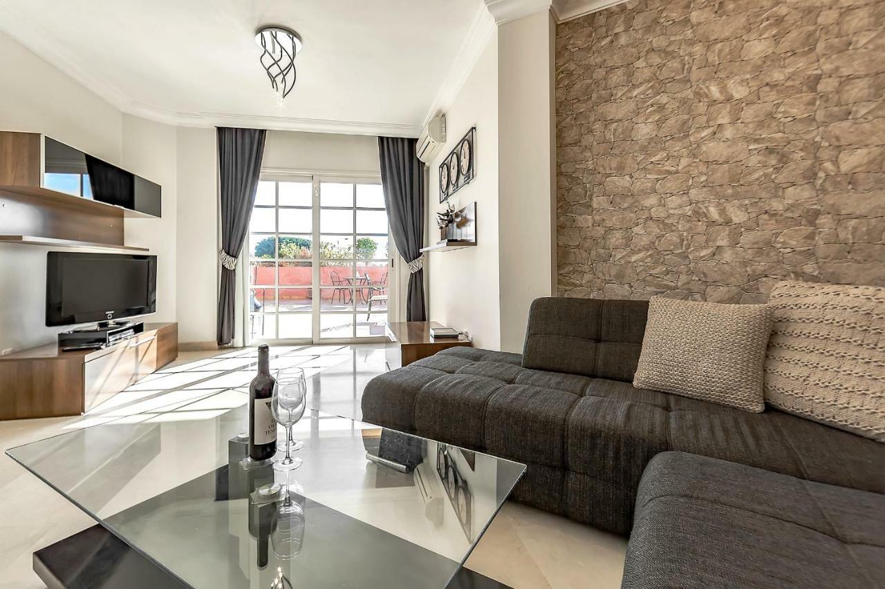 With Large Terrace In Terrazas Del Duque Apartment *