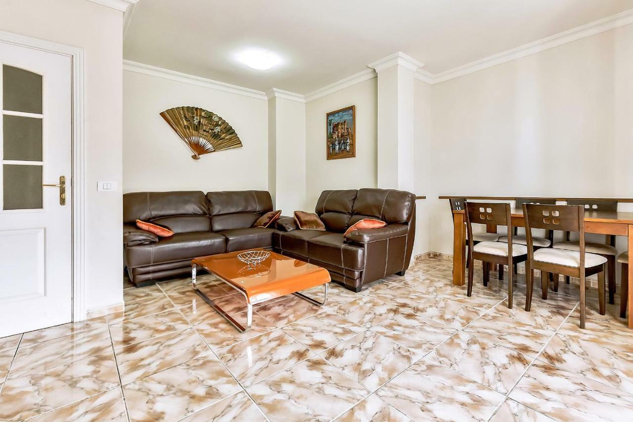Edificio Nena 3 Bedrooms Apartamento *