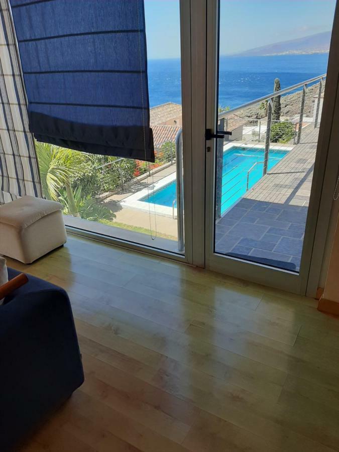 Casa Tamara, En Acorán - * Santa Cruz de Tenerife