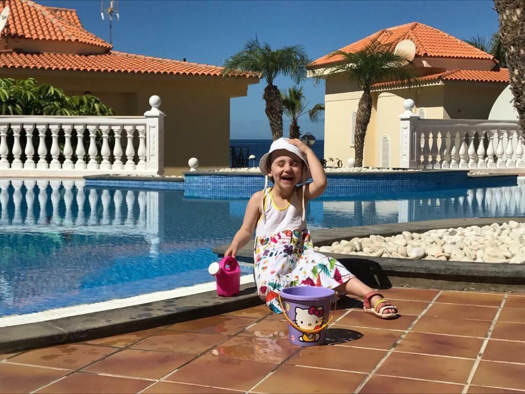 Unique Great Floor By The Ocean With Open Terrace. Separate Entrance. Adults Only Villa Los Cristianos (Tenerife)