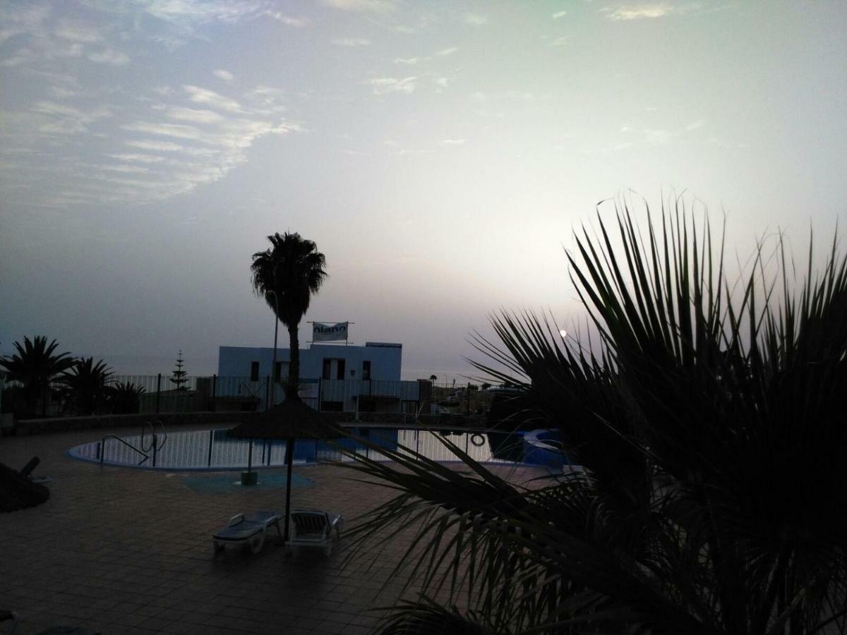 Colina Blanca Tenerife. * Costa Adeje (Tenerife)