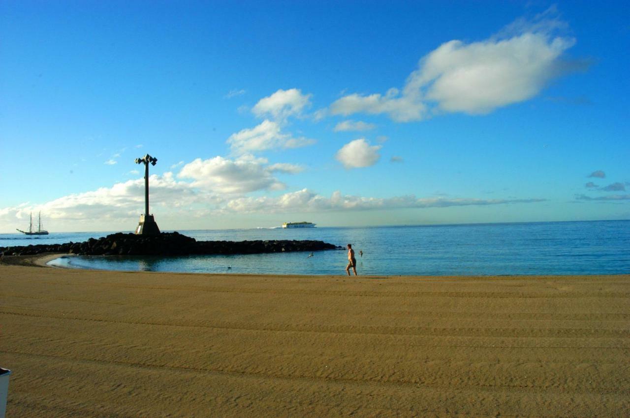 16 * Los Cristianos (Tenerife)
